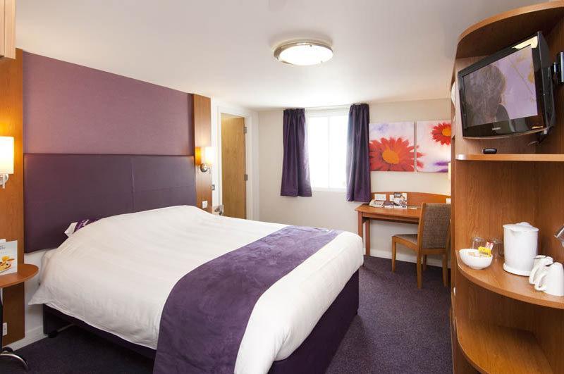 Premier Inn Лимингтон Экстерьер фото